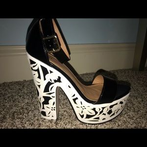 Black and white brand new heels